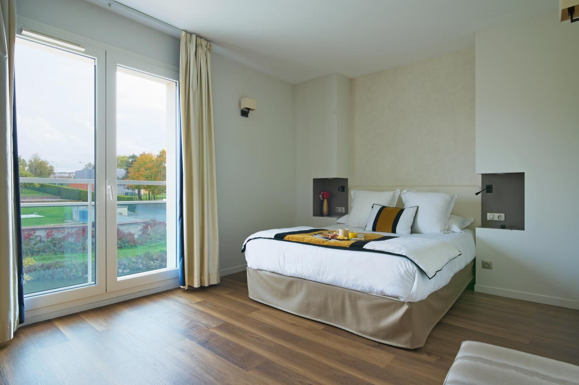 Les Suites - Konine 4 - Hotel & Bar & Restaurant Montceau-les-Mines Luaran gambar
