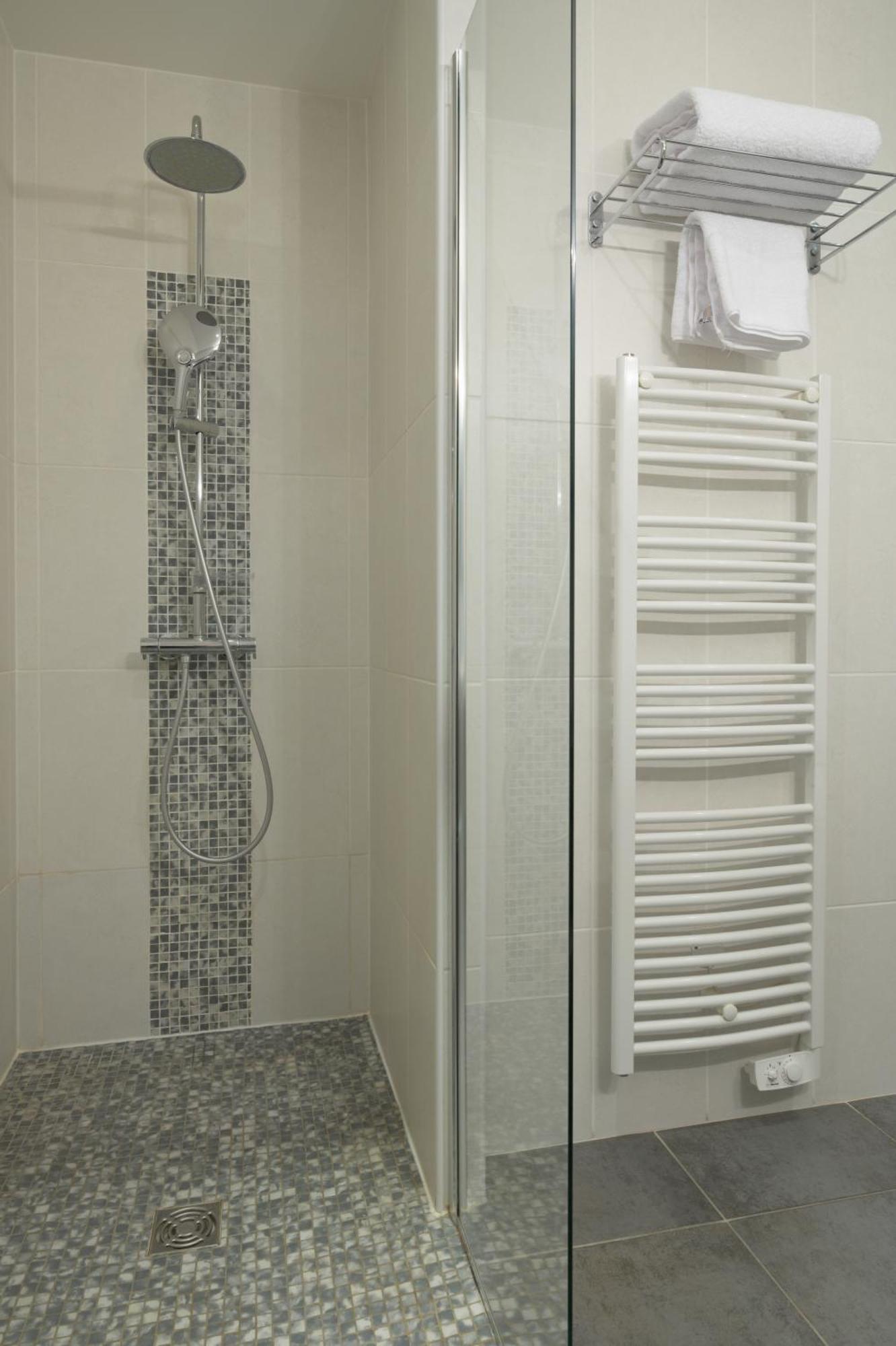 Les Suites - Konine 4 - Hotel & Bar & Restaurant Montceau-les-Mines Luaran gambar